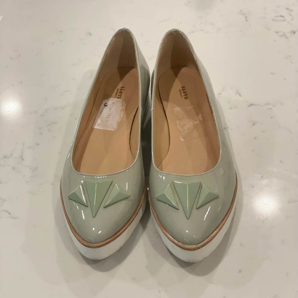 Lloyd Germany size 8/8.5 womens sneakers mint green